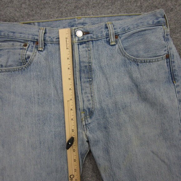 Levi's 501 Straight Leg Button Fly Light Wash Jeans Mens 35x32 Blue Denim Vtg - Picture 11 of 14